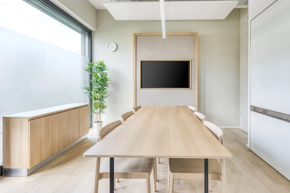 Bureau privé pour 4 à Regus Airport