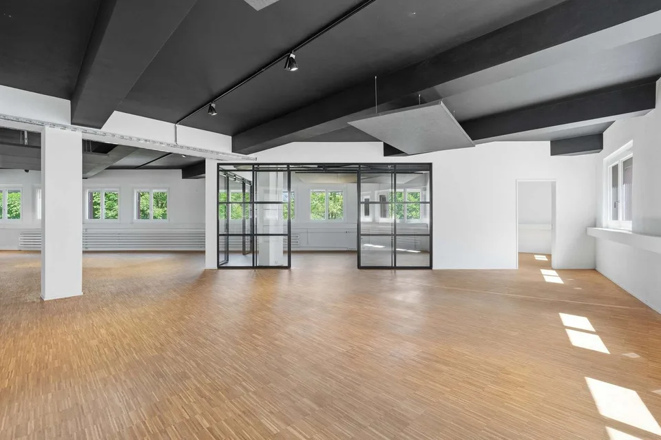 Espace commercial attractif au rez-de-chaussée/1er étage, moderne et polyvalent – photo 12 sur 13