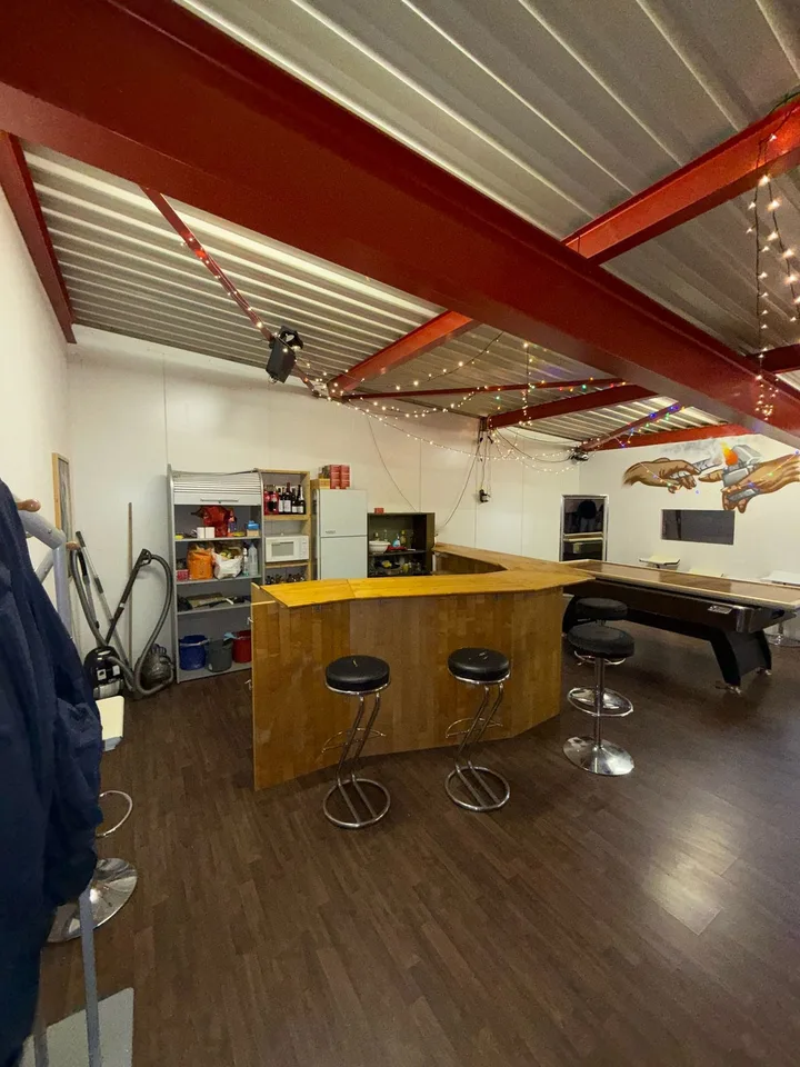 Ampio studio con 105m2 a Gretzenbach in affitto