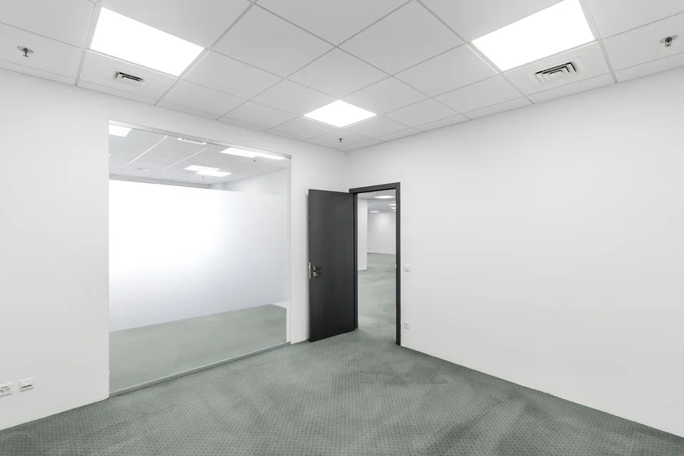 LUGANO NORD - BRIGHT OFFICE OF 333 SQM FOR RENT (ref. 213) – photo 10 of 20