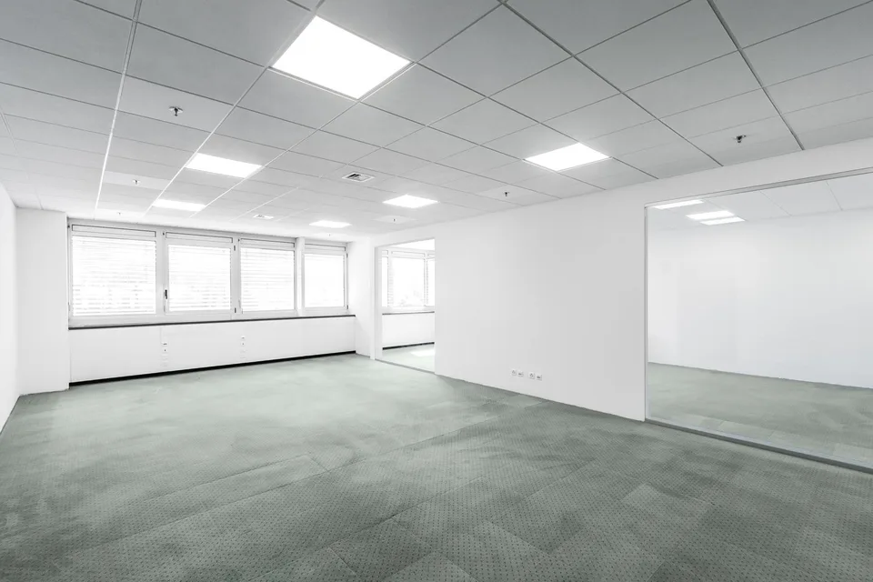 LUGANO NORD - BRIGHT OFFICE OF 333 SQM FOR RENT (ref. 213) – photo 12 of 20