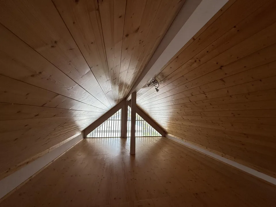 4.5-Zimmer-Dachwohnung mit Wintergarten, Dachstock & grosszügigen Aussenflächen
