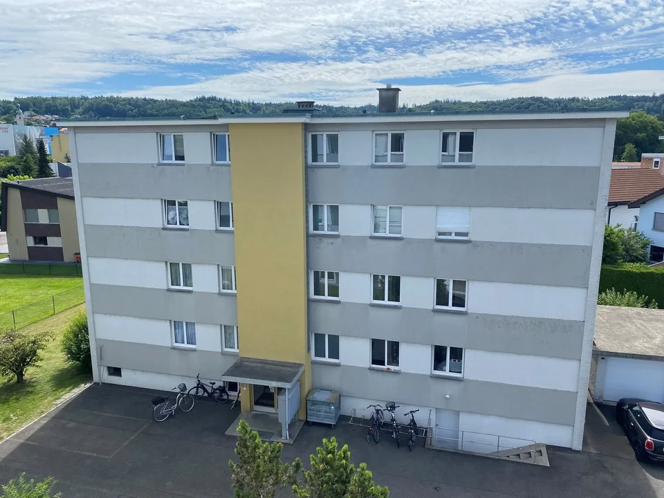 Grosszügige 3-Zimmerwohnung mit Balkon zu vermieten