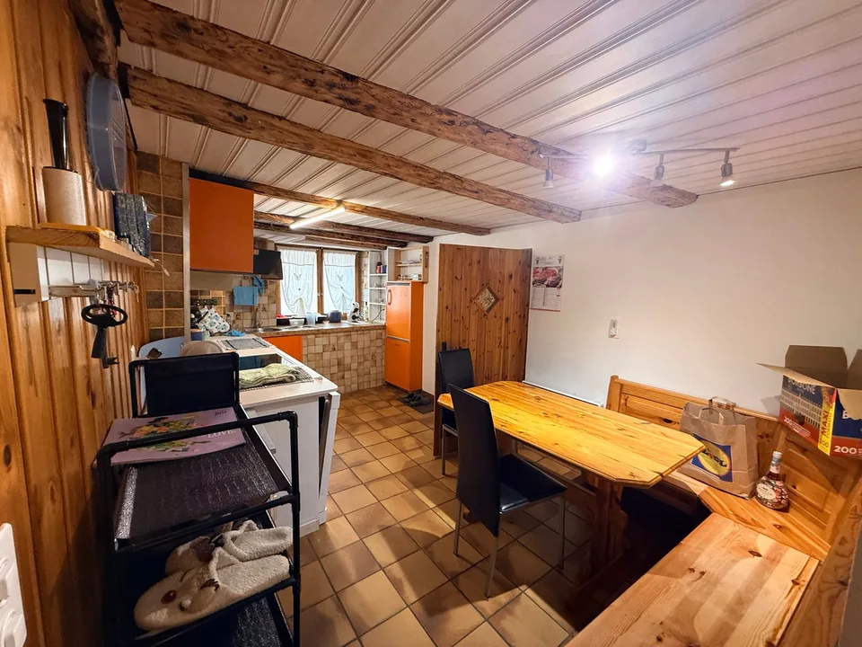 LEASE IN PROGRESS - 3-room apartment with balcony in Bovernier