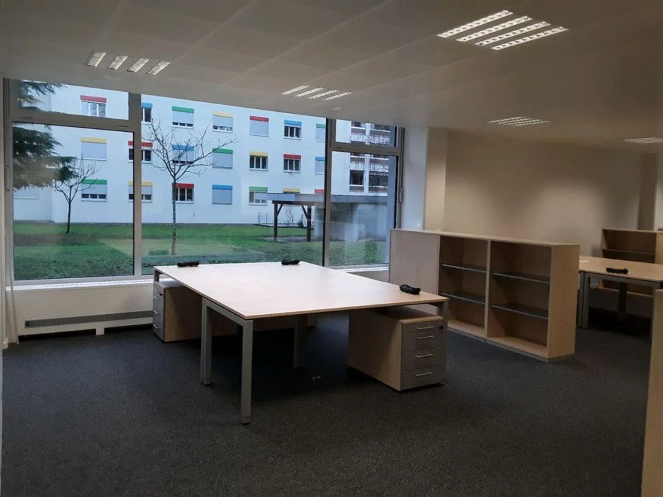 VERSOIX - Bureaux lumineux d'env. 262 m² ? Rez-de-chaussée