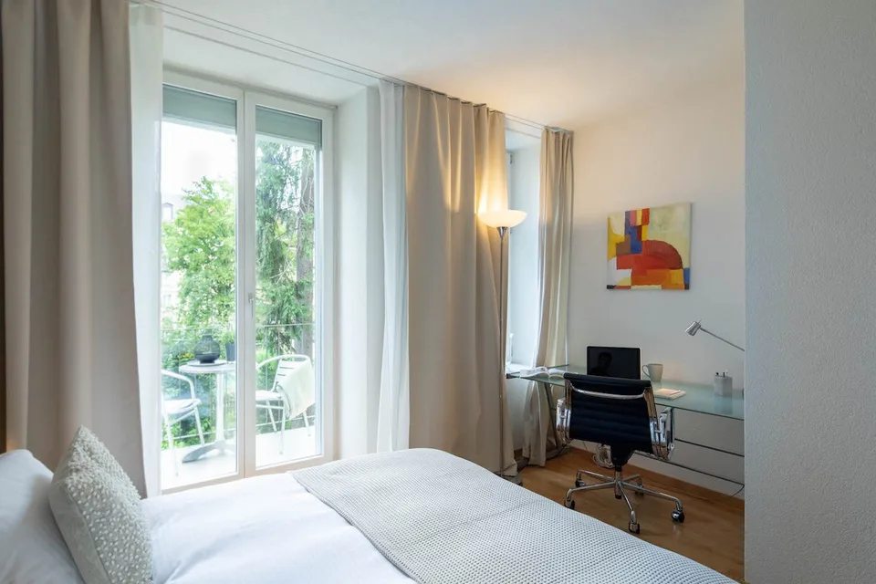 Zweizimmerwohnung mit Balkon in Zürich Wiedikon, möbliert und charmant