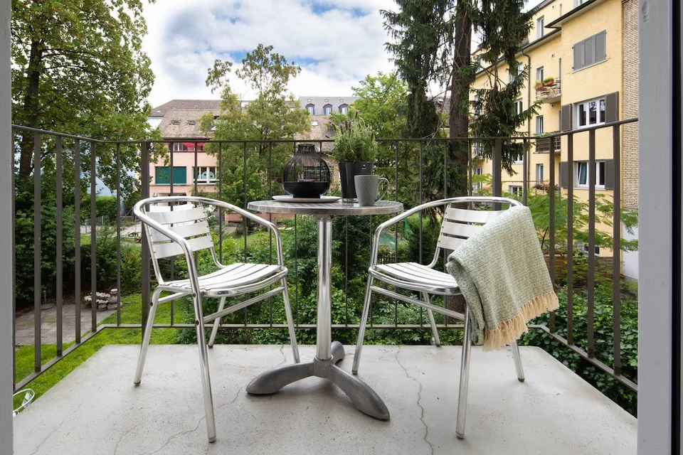 Charmant appartement meublé de 2,5 pièces dans un immeuble ancien avec balcon à Zurich Wiedikon – photo 6 sur 7