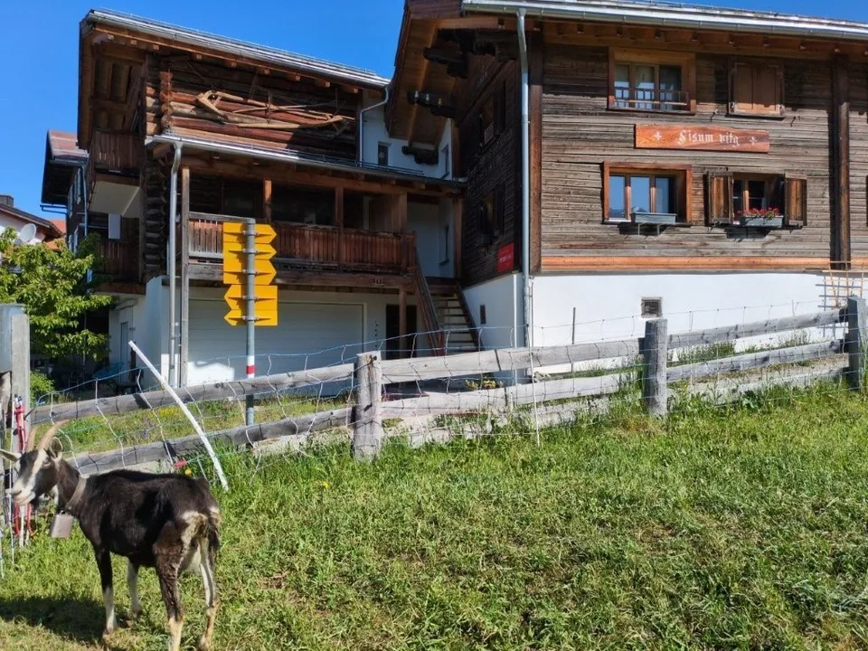 Dachwohnung in idyllischem Feriendorf Feldis/Veulden