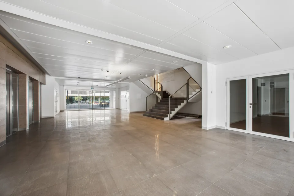 Büro von 181 m² zur Miete in Terre Bonne