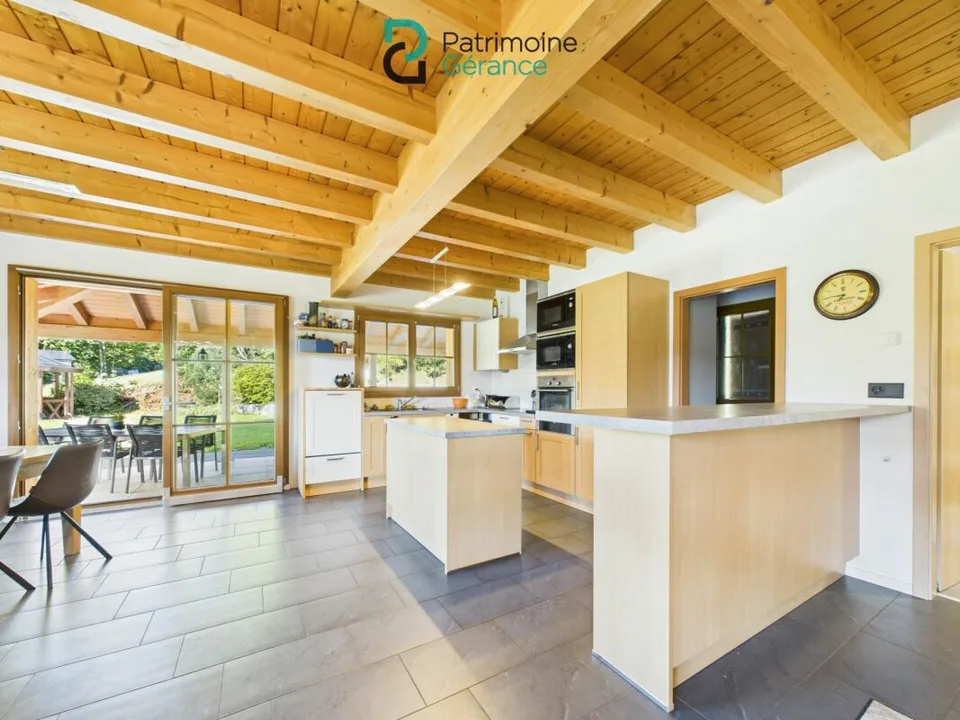 Colocation haut de gamme en maison individuelle avec jardin et piscine