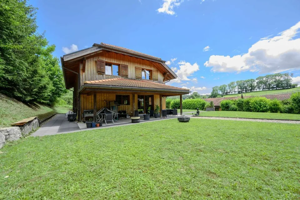 Colocation haut de gamme en maison individuelle avec jardin et piscine