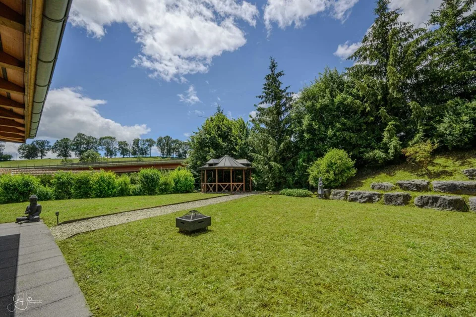 Colocation der höchsten Klasse in einem Einfamilienhaus mit Garten und Swimmingpool – Foto 19 von 19