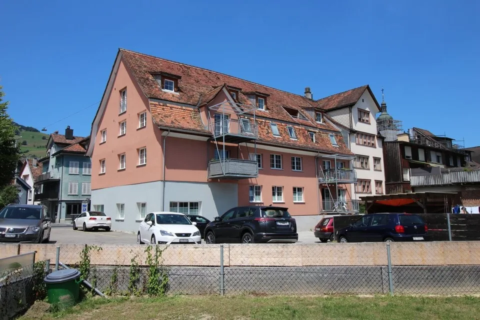 TOLLE 3.5 ZIMMER WOHNUNG MIT BALKON ZU VERMIETEN