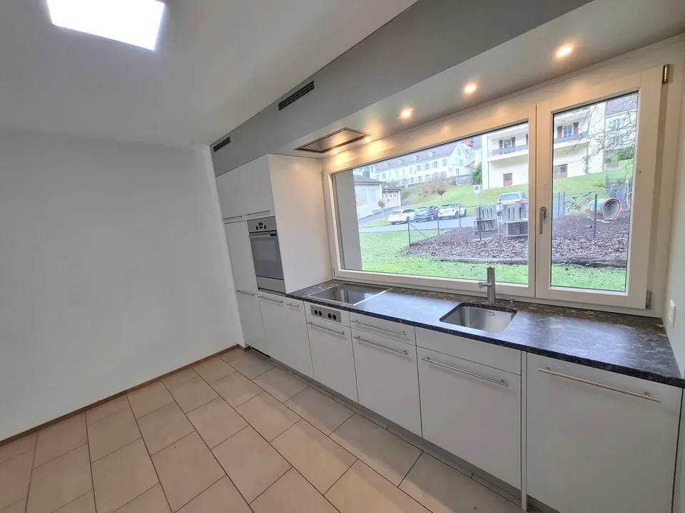 Appartamento moderno di 3.5 locali con balcone a Grellingen
