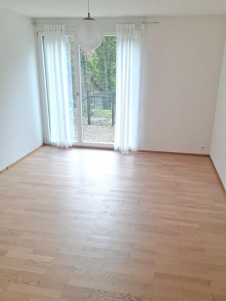 Appartamento moderno di 3.5 locali con balcone a Grellingen