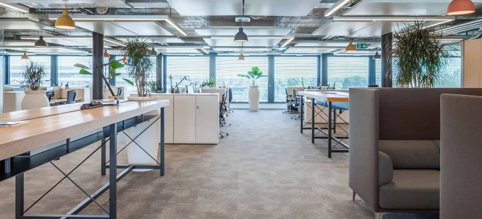Magnifiques surfaces de bureaux 495m2 - Zone industrielle de PLO