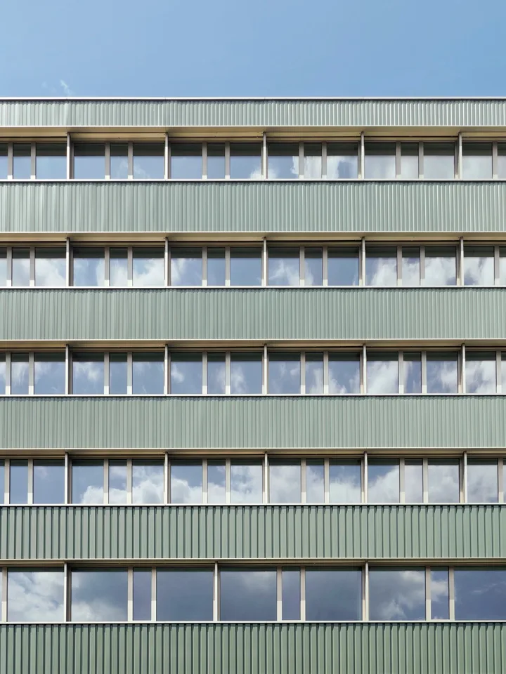 «B2Binz» Commercial Spaces in the Trendy Zürich-Binz Quarter – photo 7 of 8
