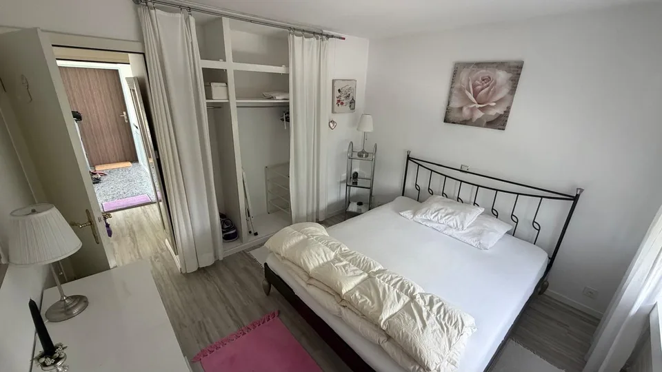 möblierte/unmöblierte 2-Wohnung mit Kamin in Zürich, befristet 3 Jahre