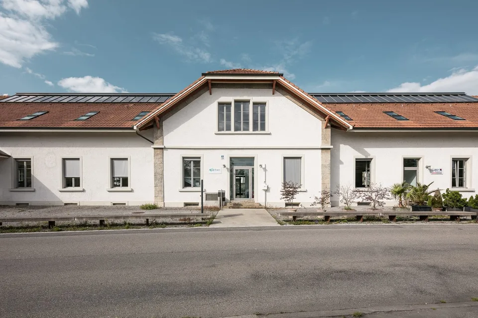 Modernes Büro im Industrial Style an der Aare