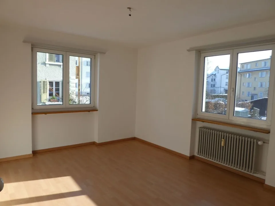 Schöne, renovierte 4½ Zi-Wohnung im 3.OG hili mit 2 Balkonen – Foto 8 von 13