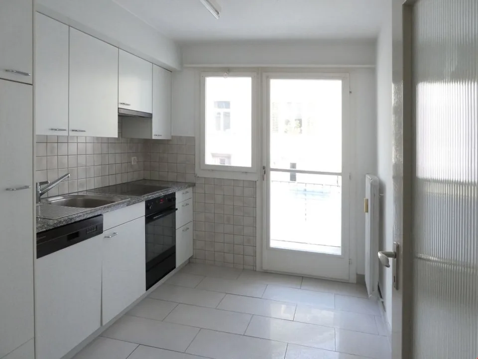 Schöne, renovierte 4½ Zi-Wohnung im 3.OG hili mit 2 Balkonen