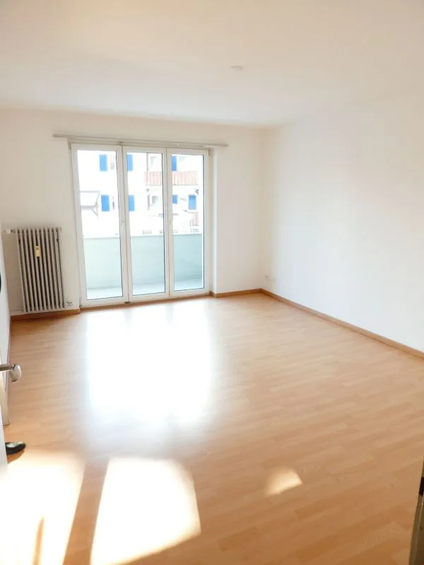 Schöne, renovierte 4½ Zi-Wohnung im 3.OG hili mit 2 Balkonen – Foto 7 von 13