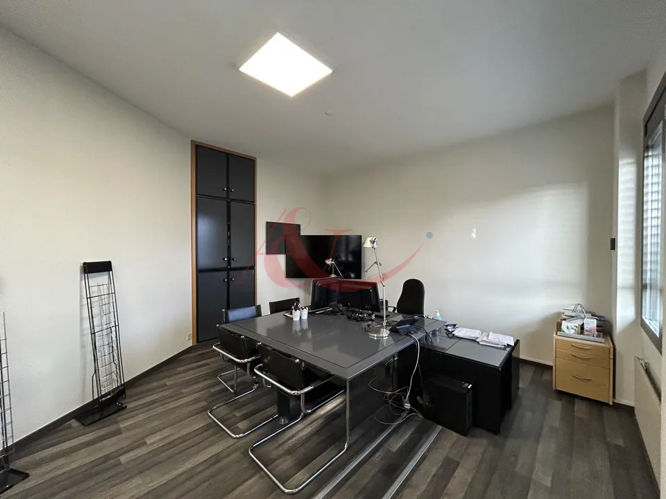 Bureau moderne et fonctionnel à Crissier