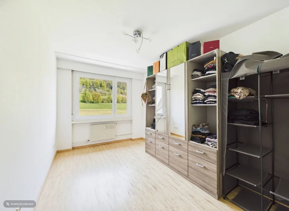 Wohnung mit 4.5 Zimmern im 9. Stock