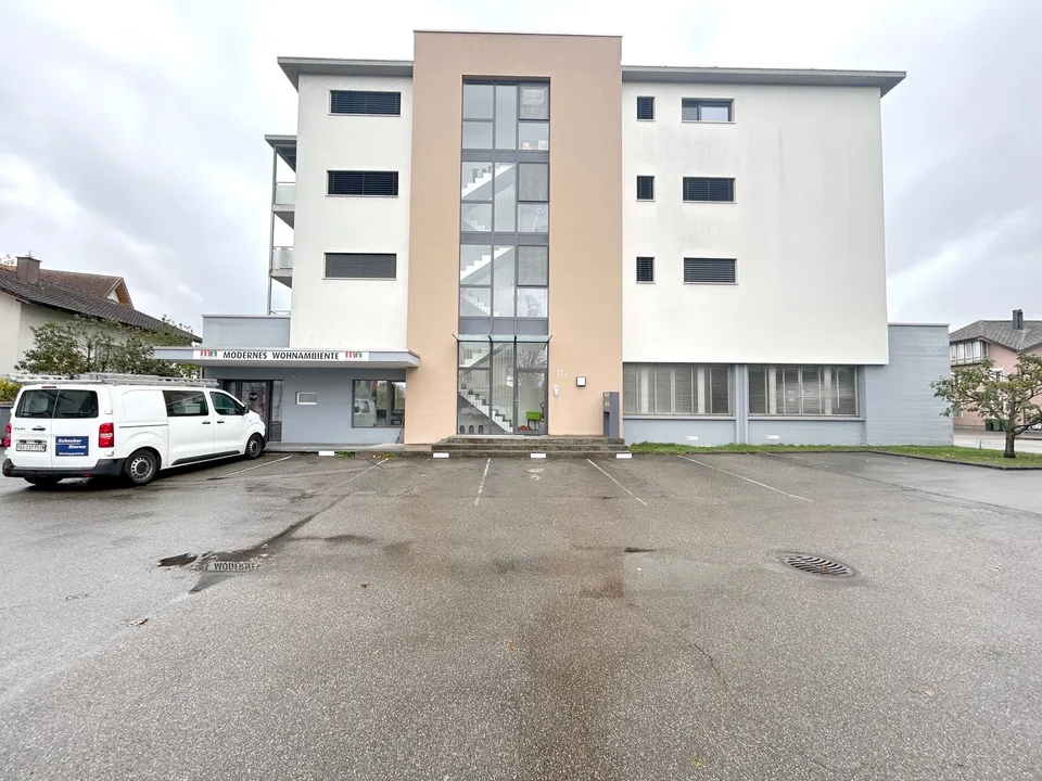 Gewerbe- / Bürofläche in Derendingen zu vermieten