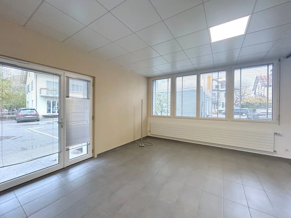 Espace commercial / bureau à louer à Derendingen – photo 6 sur 7