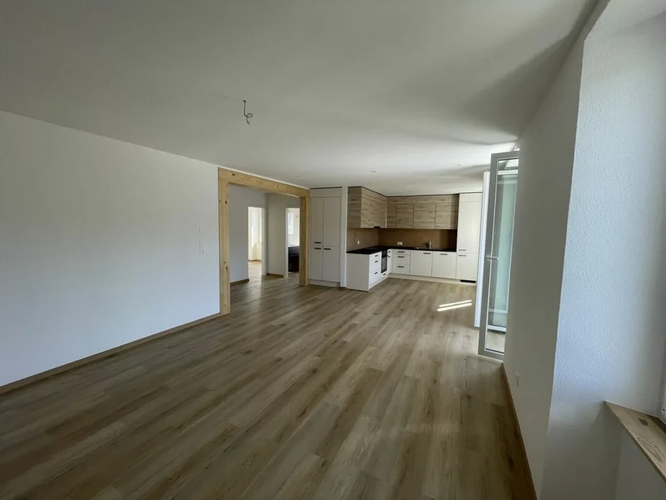 St-Imier, wunderschöne 3.5-Zimmer-Neuwagenwohnung im 2. Stock mit Terrasse