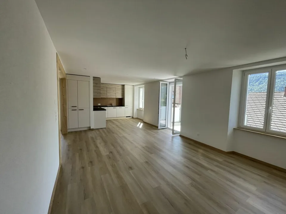 St-Imier, wunderschöne 3.5-Zimmer-Neuwagenwohnung im 2. Stock mit Terrasse