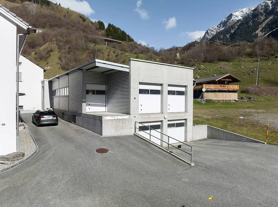 AFFITTASI A MESOCCO SPAZI ARTIGIANALI/DEPOSITI