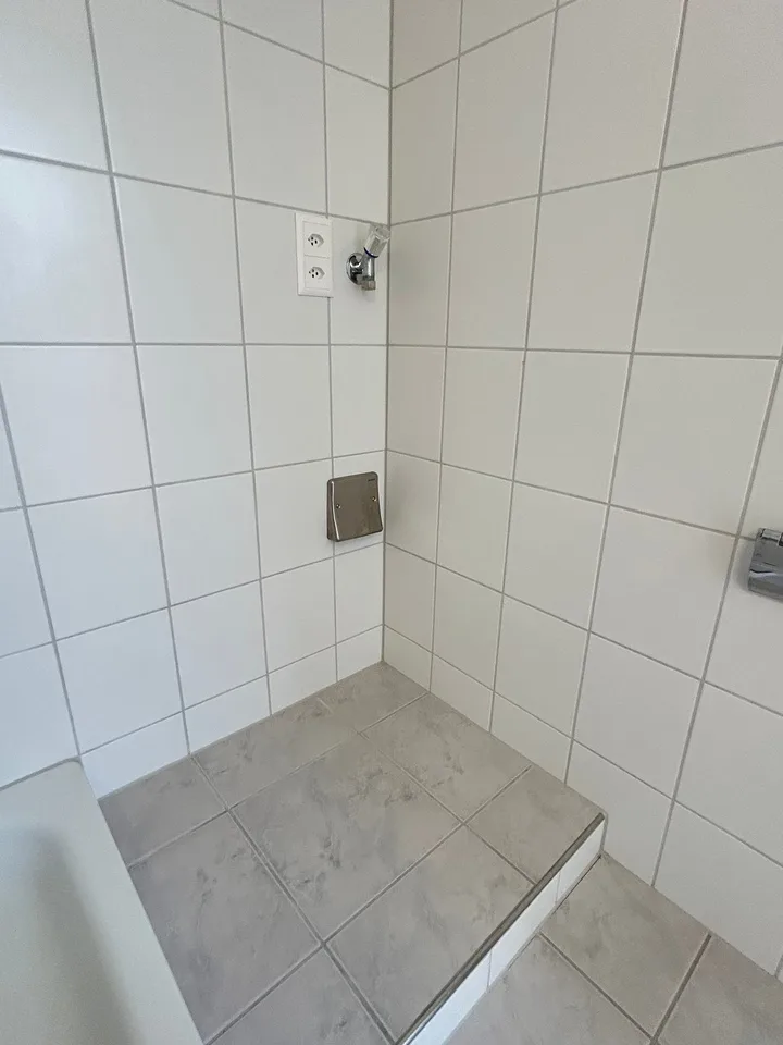 Gemütliche 2.5-Zimmer-Dachwohnung in Bettlach – ruhige Lage mit viel Sonne – Foto 17 von 19