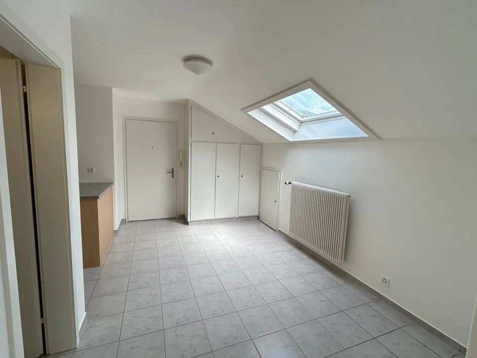 Gemütliche 2.5-Zimmer-Dachwohnung in Bettlach – ruhige Lage mit viel Sonne – Foto 6 von 19