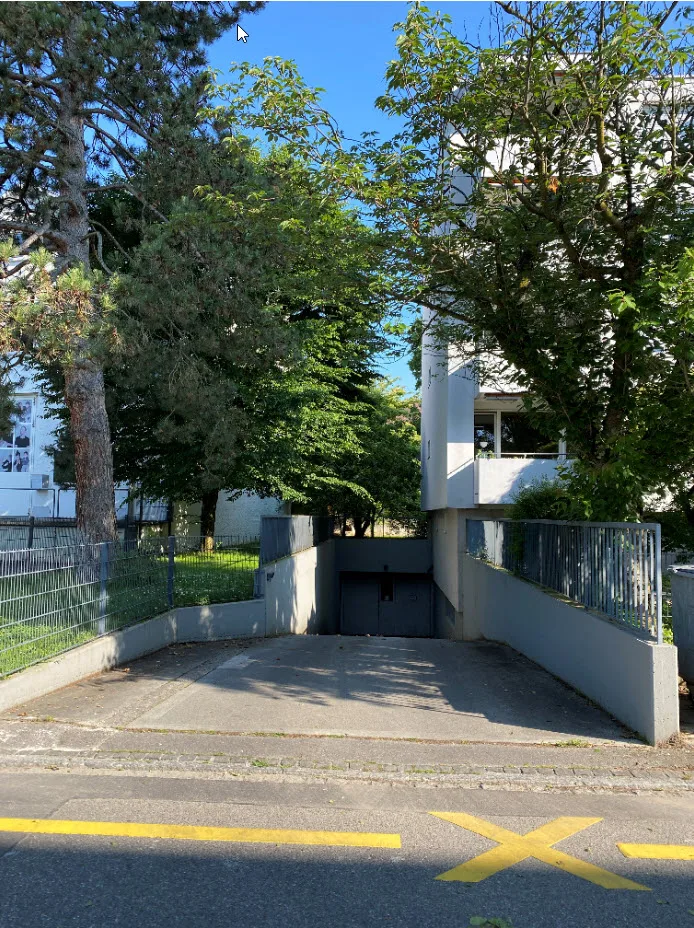 Einstellhallenplätze / Garagenbox zu vermieten