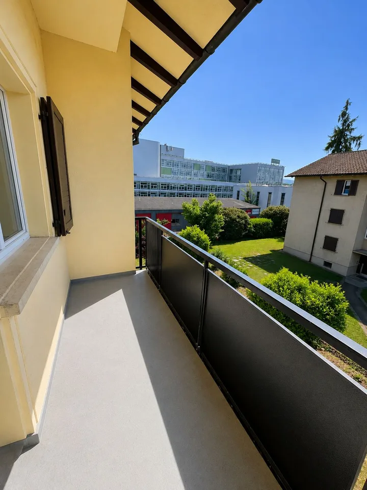 Chambre de colocation charmante avec balcon dans un quartier calme à Dietlikon – disponible immédiatement