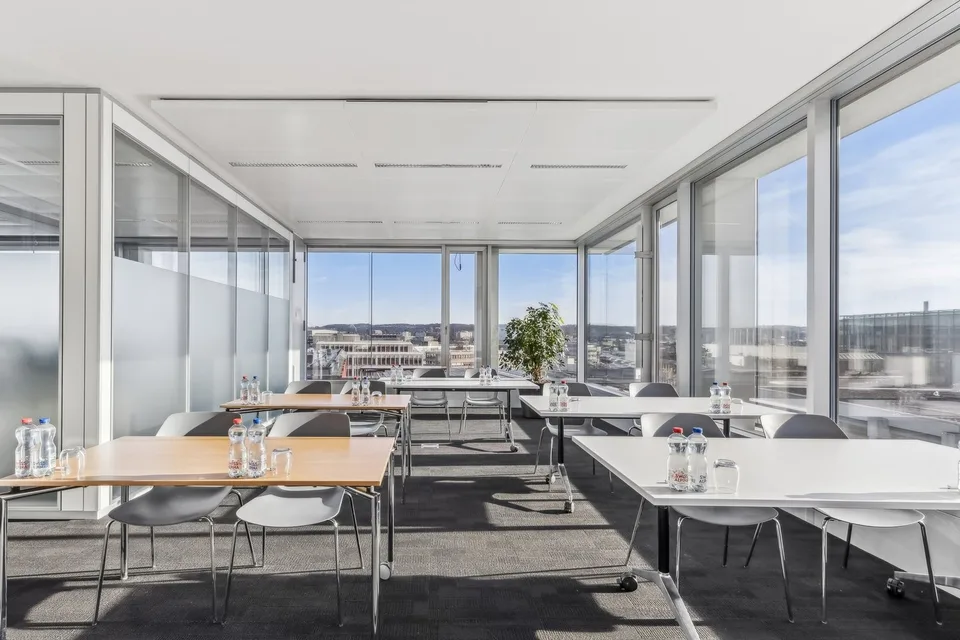 Spazio esclusivo per uffici con vista panoramica su Glattbrugg