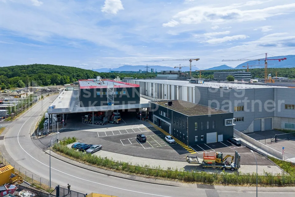 Box artisanaux modernes en duplex - SATIGNY (Bois-de-Bay)