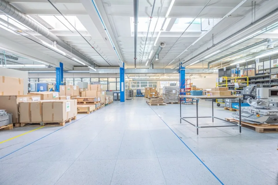 Ampio spazio commerciale modulabile e frazionabile