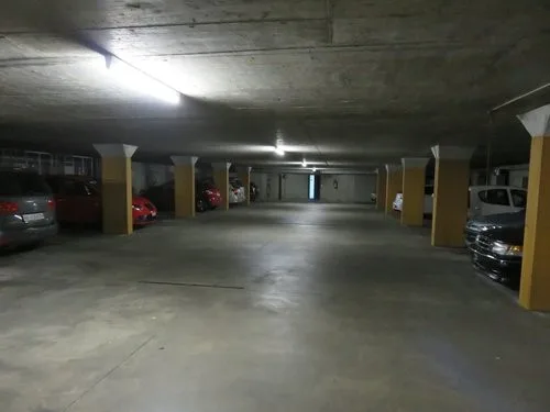 Einstellplätze mit und ohne Ladestationen im Liebefeld-Steinhölzli