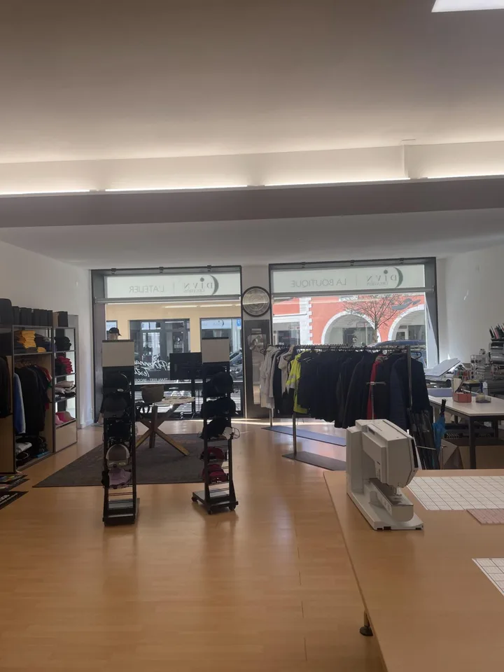 ARCADE COMMERCIALE DE 140 M2 AU COEUR DE NYON