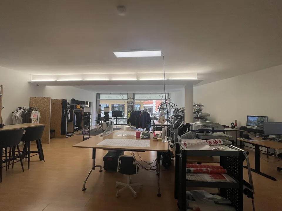 ARCADE COMMERCIALE DE 140 M2 AU COEUR DE NYON