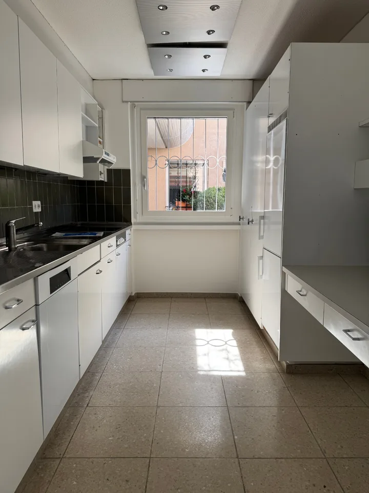 Helle und gepflegte 5-Zimmer-Wohnung an ruhiger Lage in Meilen