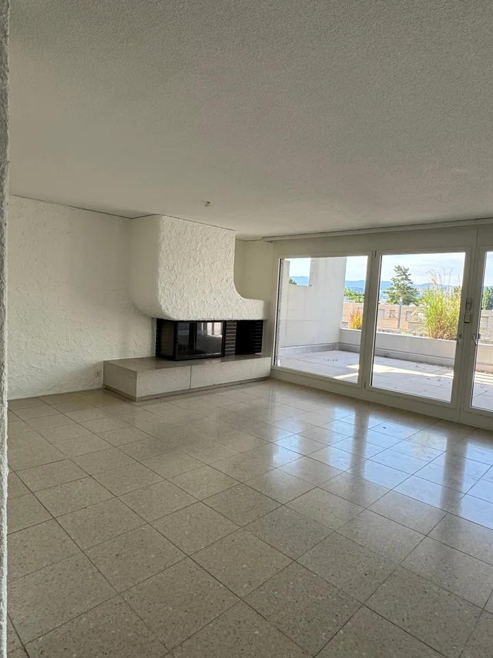 Helle und gepflegte 5-Zimmer-Wohnung an ruhiger Lage in Meilen