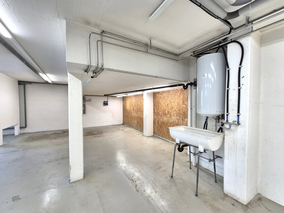 266 m² di spazio commerciale nel seminterrato sulla Bahnhofstrasse a Mellingen