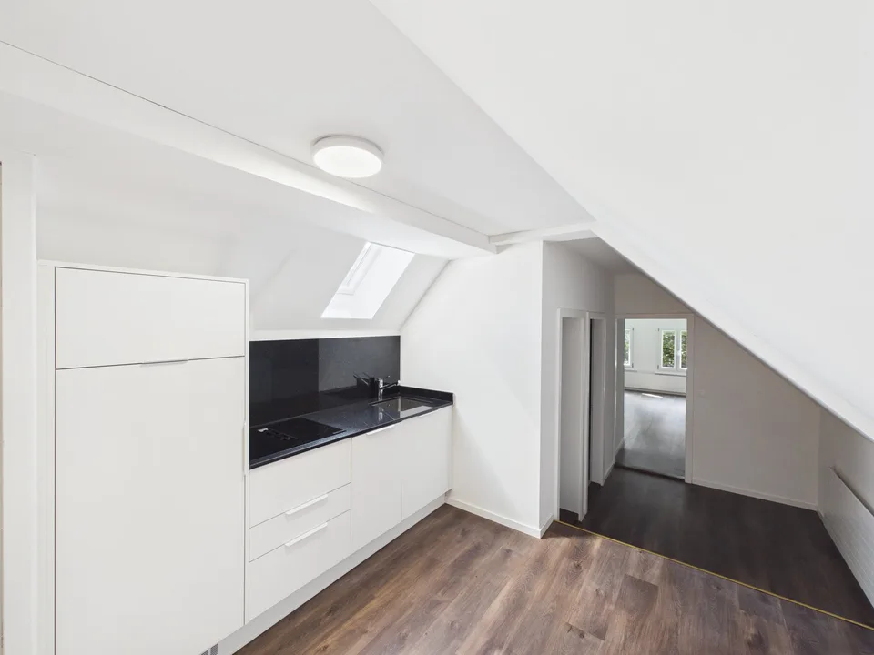 Charmante 3.5-Zimmer-Dachwohnung in Romanshorn – sofort verfügbar!