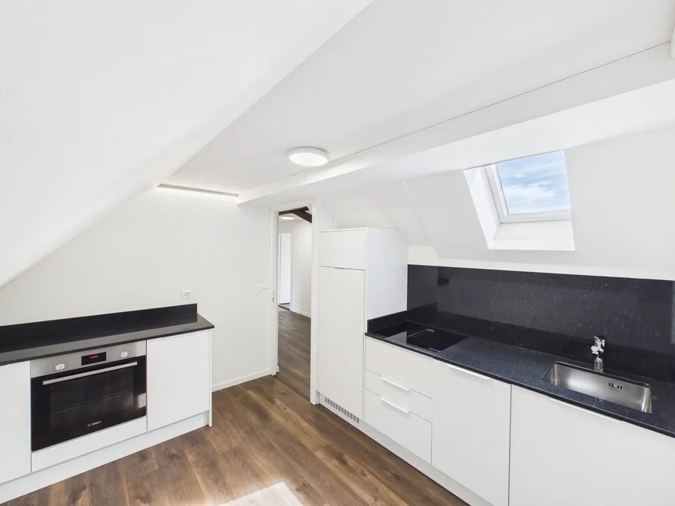 Charmante 3.5-Zimmer-Dachwohnung in Romanshorn – sofort verfügbar! – Foto 6 von 17