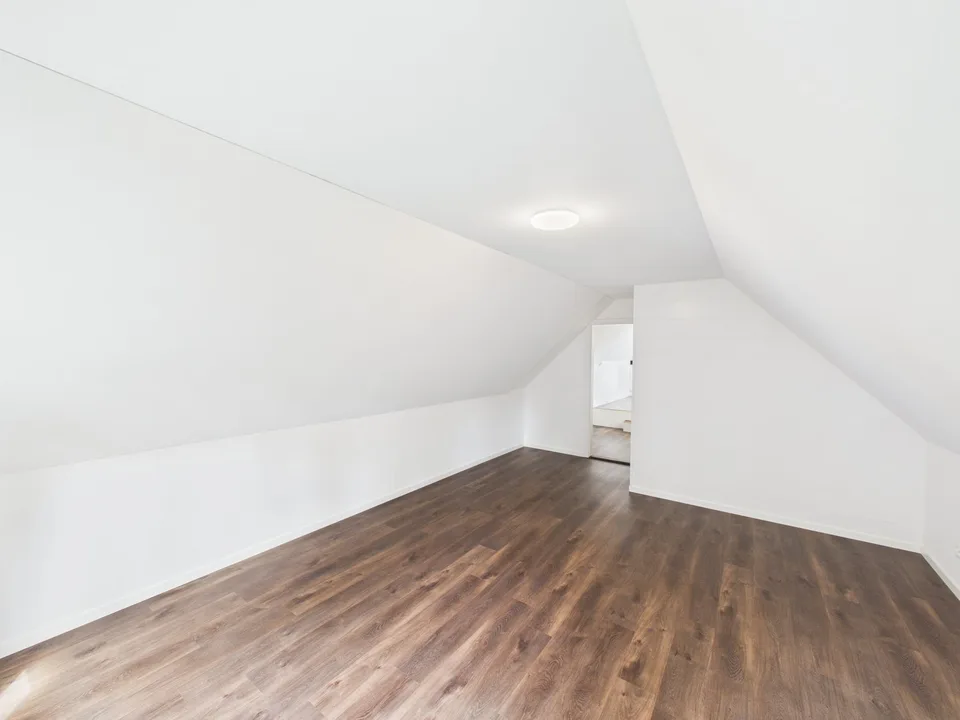 Charmante 3.5-Zimmer-Dachwohnung in Romanshorn – sofort verfügbar! – Foto 16 von 17