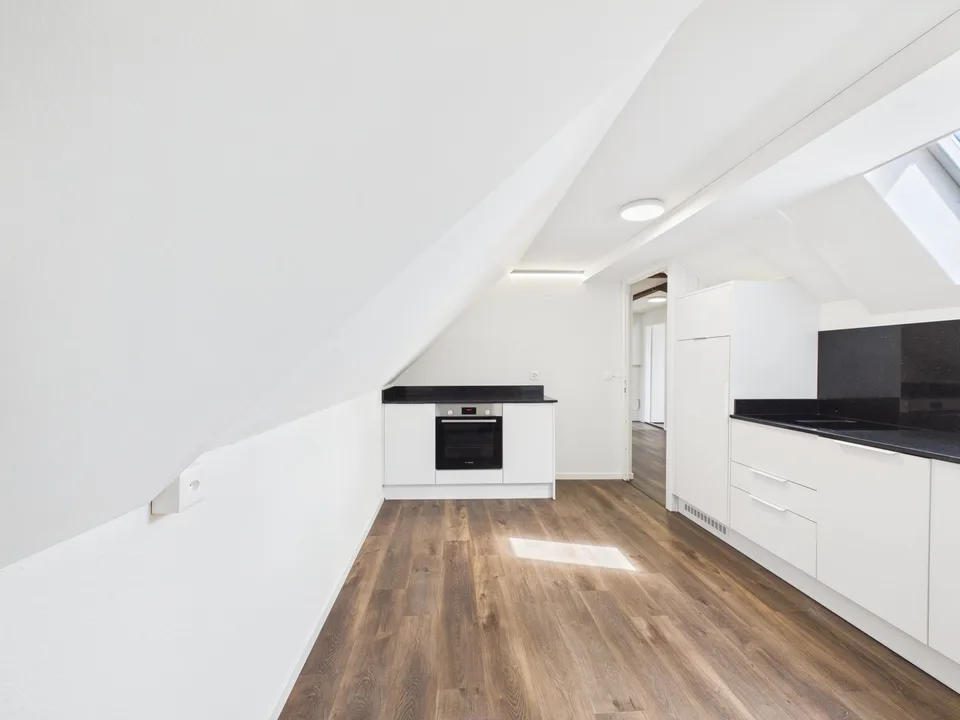 Charmante 3.5-Zimmer-Dachwohnung in Romanshorn – sofort verfügbar!